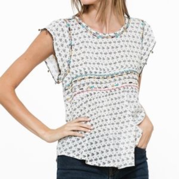 Tops - NWT Boho Embroidered Print Top Shirt